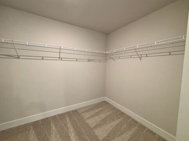 Building Photo - Brand New 5 Bedroom Home in Bull Mountain ...