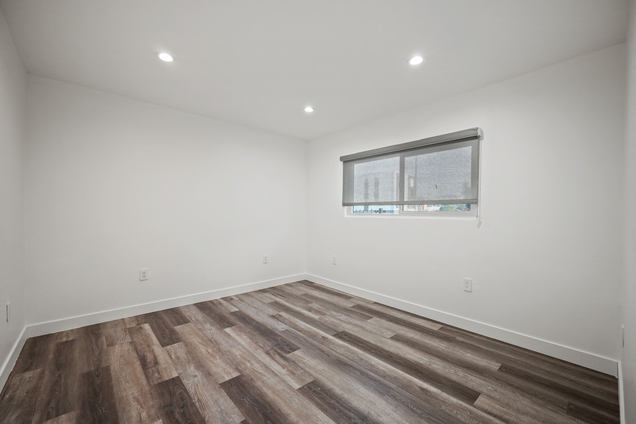 Building Photo - 1352 W 36th St