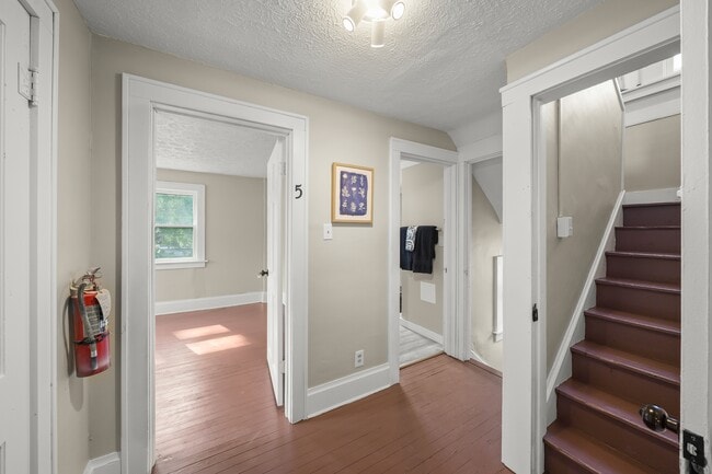 Building Photo - 114 Linden Rd