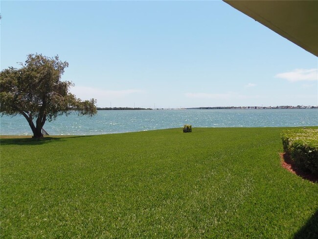 Building Photo - 6291 Bahia Del Mar Cir