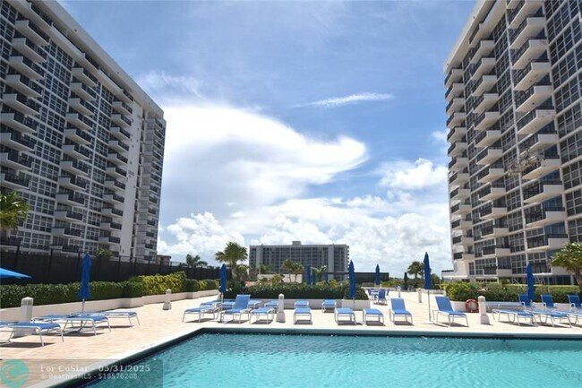 Building Photo - 525 N Ocean Blvd