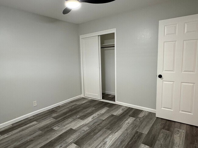 Building Photo - 2302 La Salle Dr