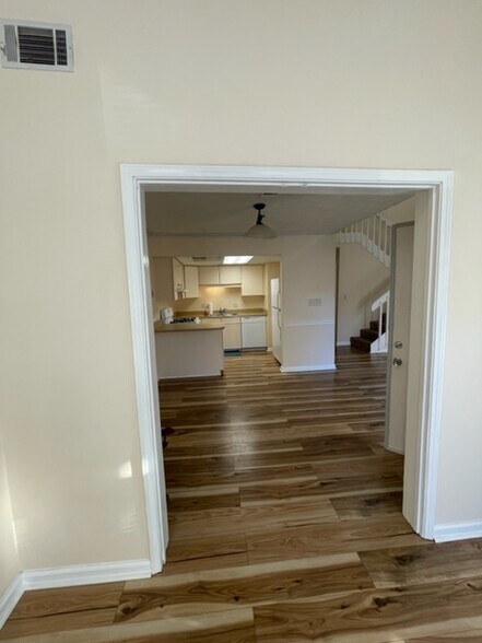 Building Photo - 1609 Homestead Trl