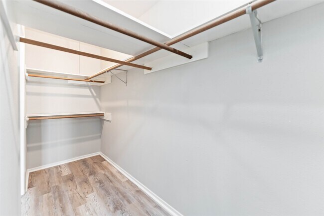 Building Photo - 703 Brookford Dr