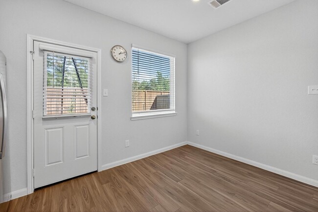 Building Photo - 1409 Mount Bassie Trl