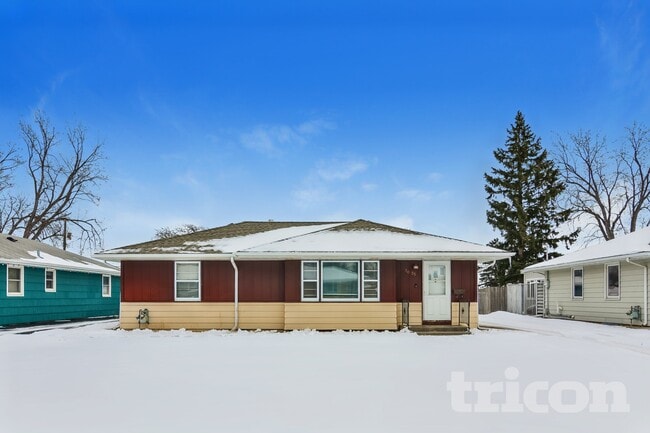 Building Photo - 7025 15th Ave S