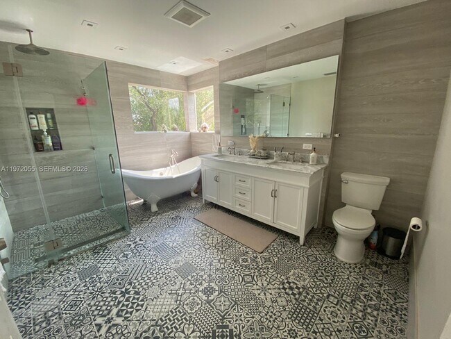 Building Photo - 1607 SW 157th Ave