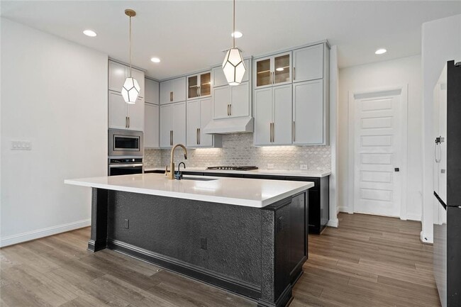 Building Photo - 20700 Matts Cove