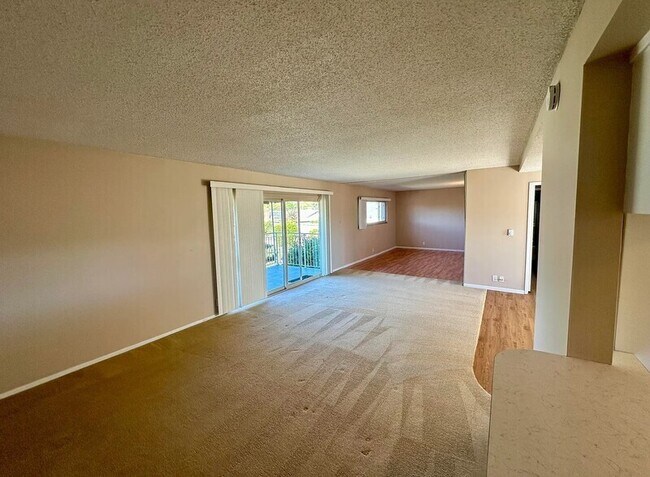 Building Photo - 305 Moreton Bay Ln