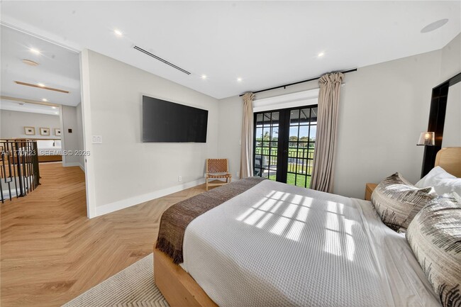 Building Photo - 4312 NE 22nd Ave