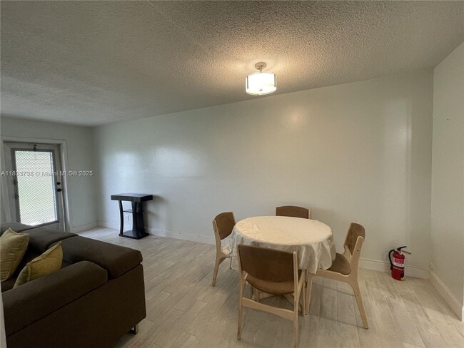 Building Photo - 78 Camden D