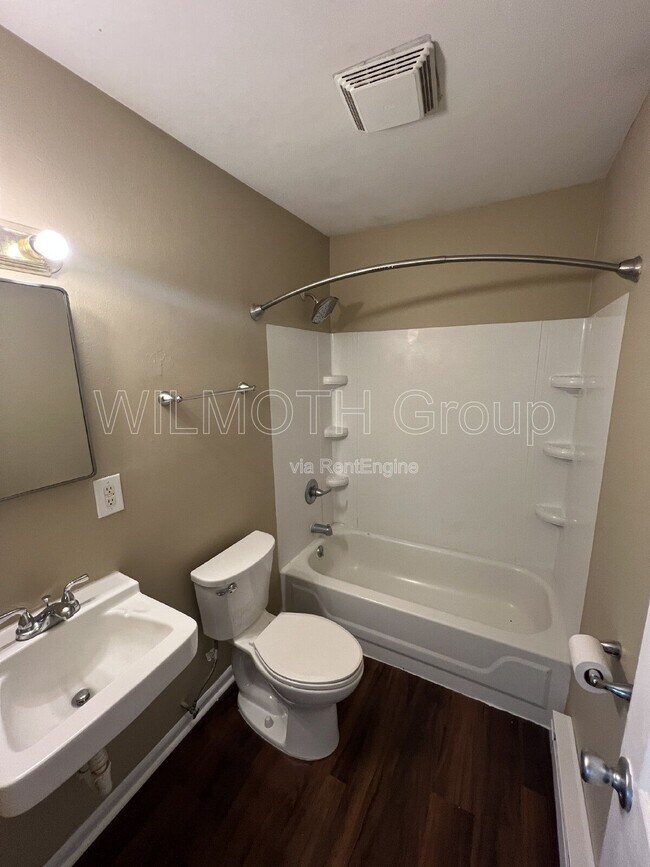 Building Photo - 3001 N Campbell Ave