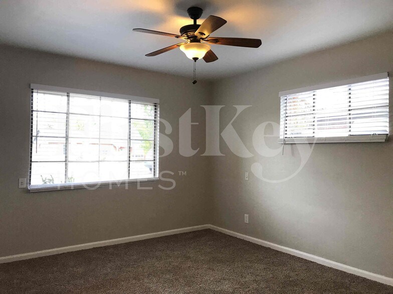 Building Photo - 1507 W Berridge Ln