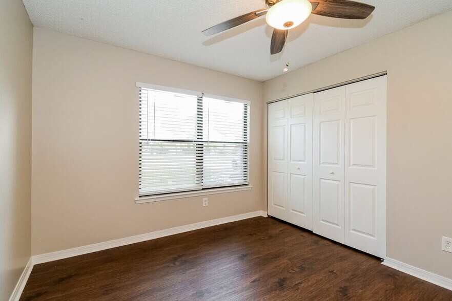 Building Photo - 11130 Losco Jct Dr S