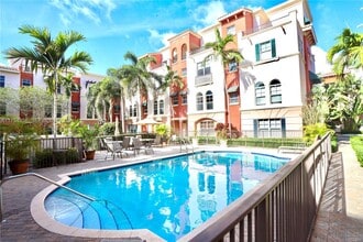 Building Photo - 1033 NE 17th Way