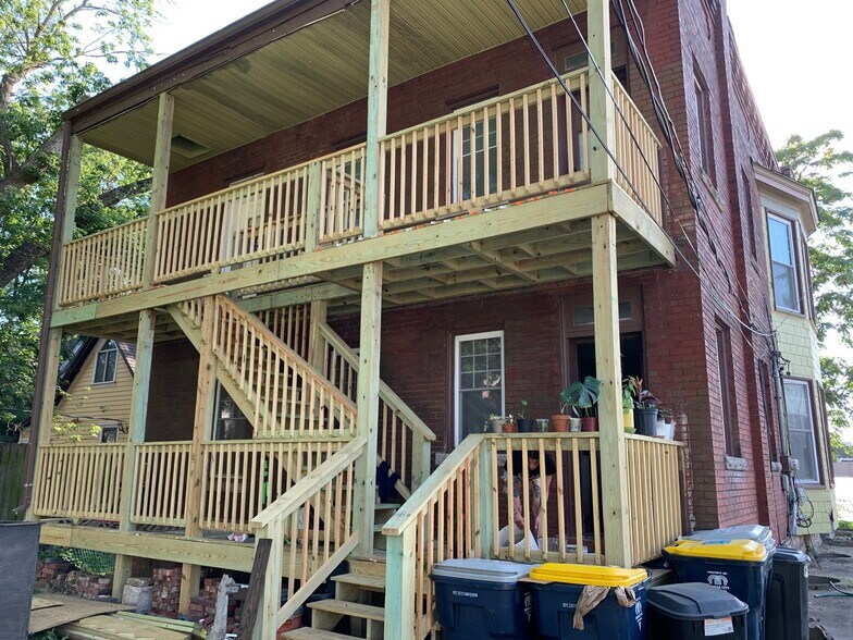 Building Photo - 4307 Walnut St