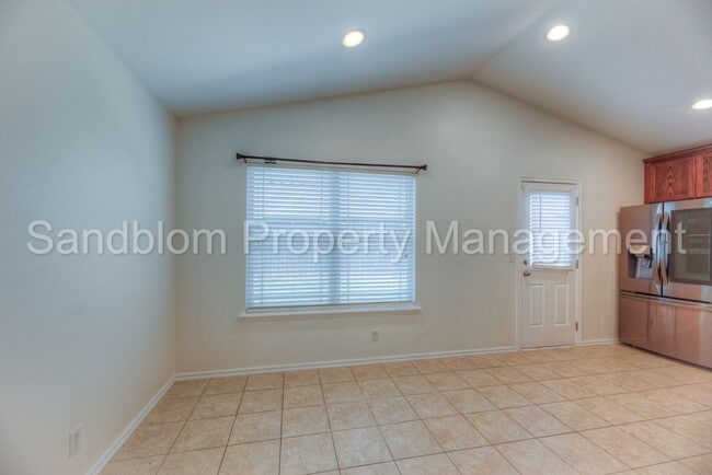 Building Photo - FOR LEASE | Jenks | Available Now!