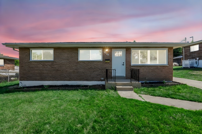 Building Photo - 7944 Lavington Dr