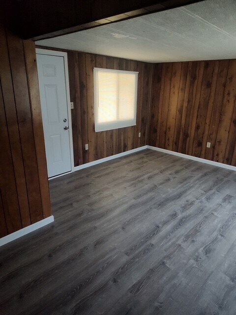 Building Photo - 1900 Colorado Blvd