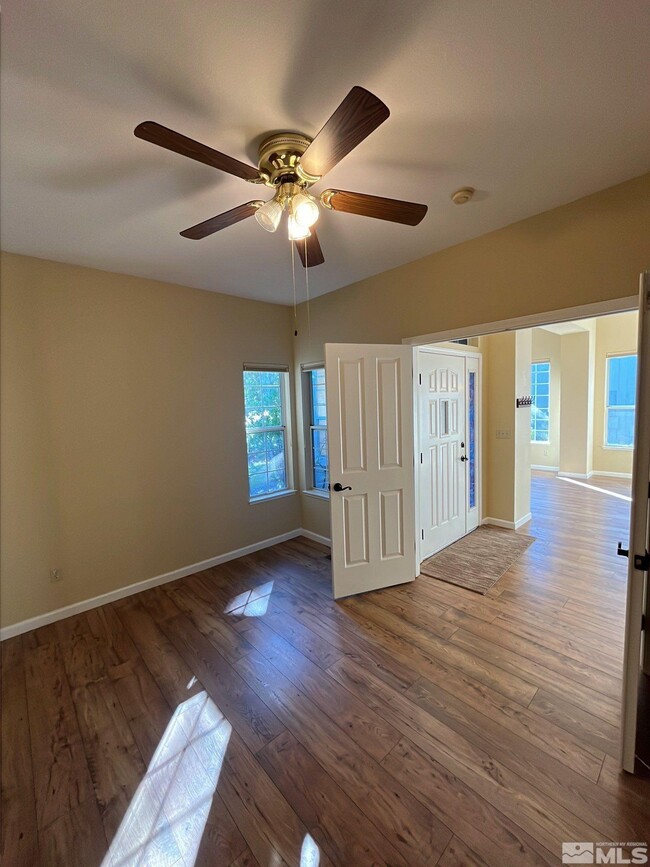 Building Photo - 4875 Crestside Dr