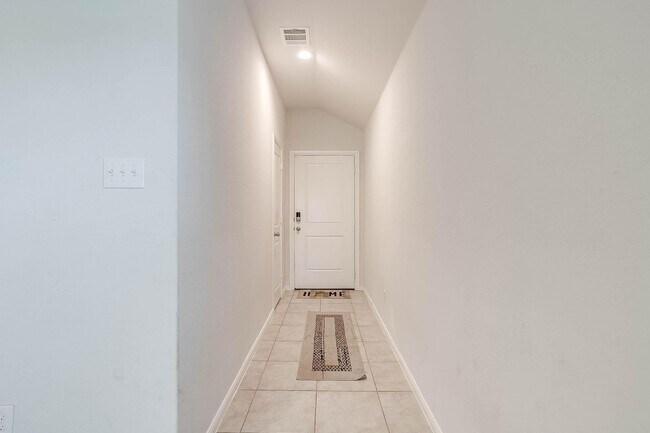 Building Photo - Nice 3 Bed, 2 Bath House in Creekside Esta...