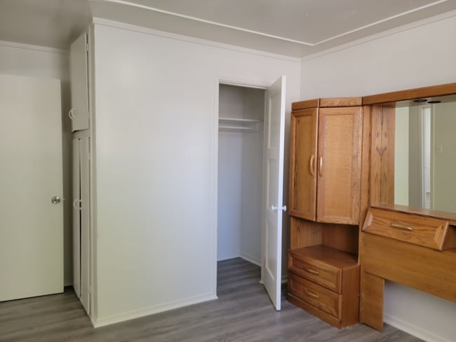 Building Photo - 2 bedroom condo in Overton