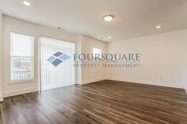 Building Photo - Three- Stories End Unit Town Home | Entry ...