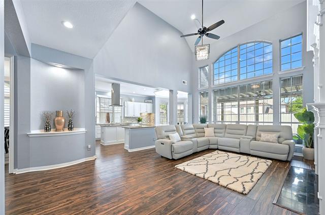 Building Photo - 8105 Hazeltine Dr