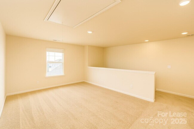 Building Photo - 6010 Walkers Run Dr