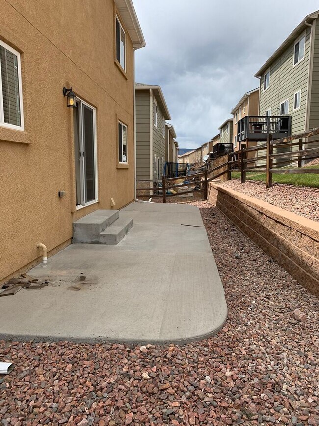 Building Photo - 1004 Diamond Rim Dr