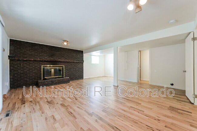 Building Photo - 7413 S Albion St