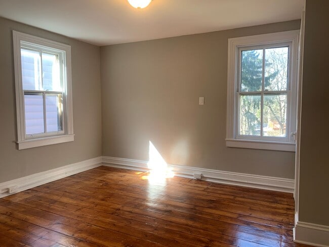 Building Photo - 718 Cattell St