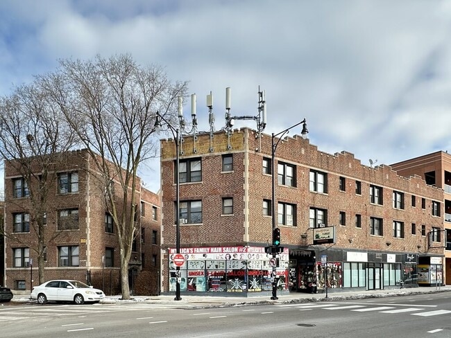 Building Photo - 3121 N Hamlin Ave