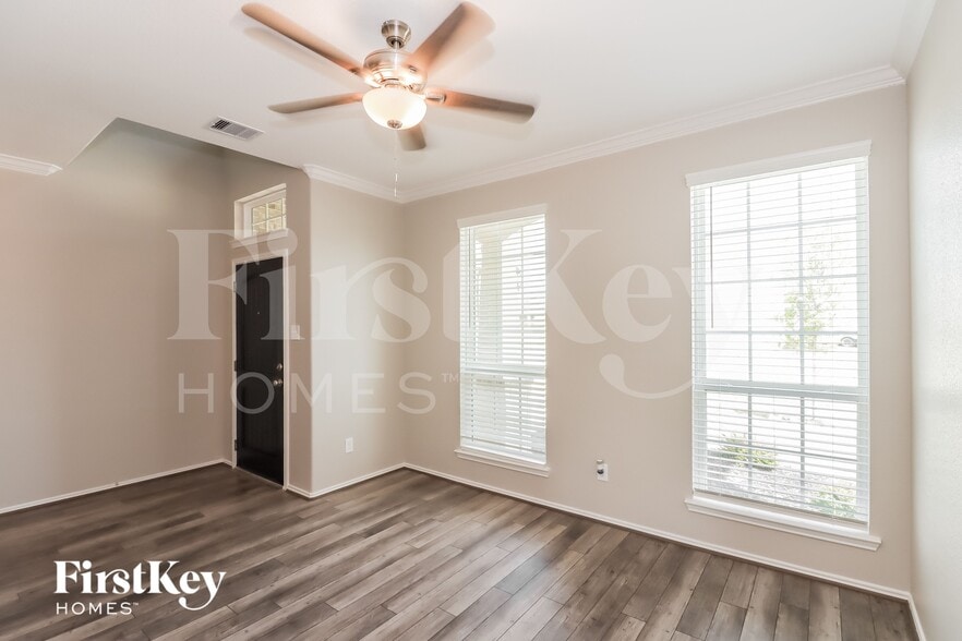 Building Photo - 439 Sky Ridge Dr