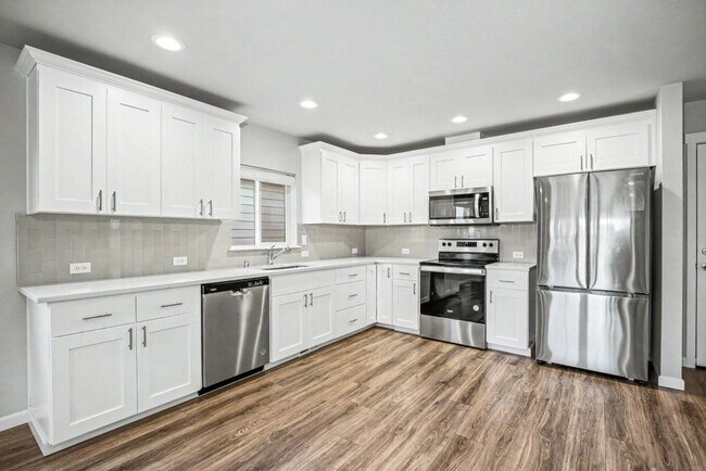 Building Photo - Modern Yelm Home Built in 2023, Walk-In Closets, Deep Storage & Neighborhood Park!