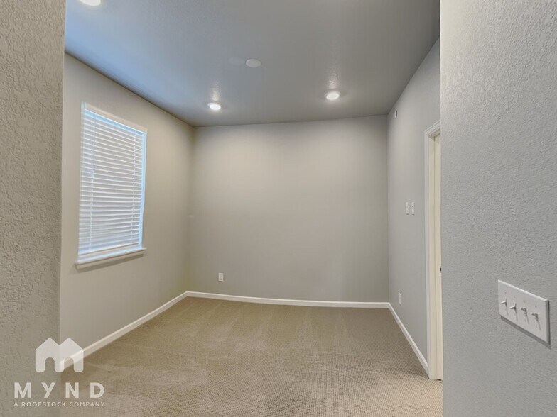 Building Photo - 7025 Cumbria Ct