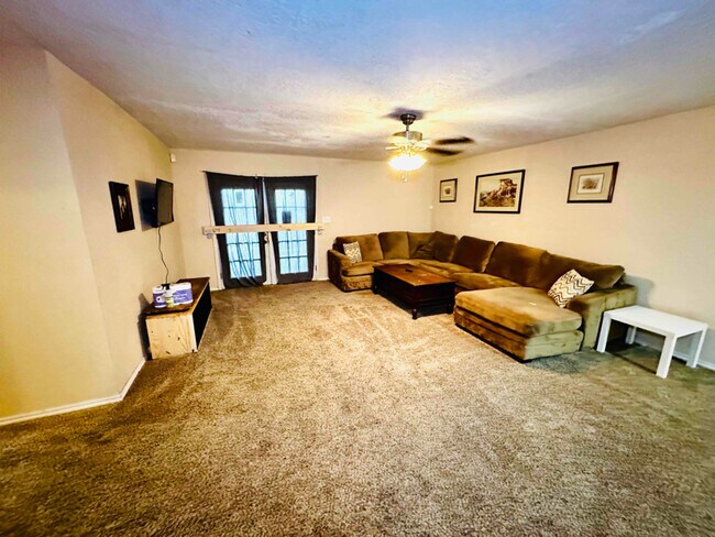 Building Photo - 1814 NW Taylor Ave