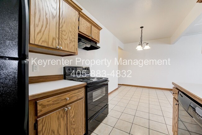 Building Photo - !!50 Percent off your 1st Months Rent!! Spacious 1BD/1BTH Apartment with a Private Balcony in the...