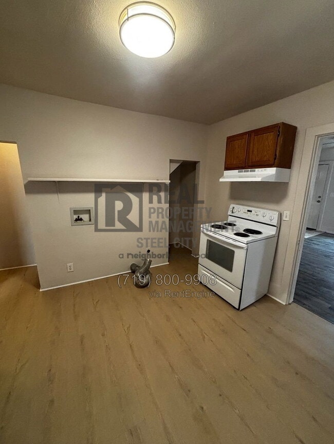 Building Photo - 1207 W 15th St
