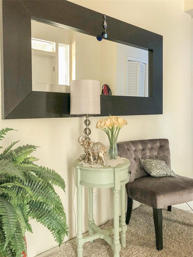 Building Photo - 5614 Hammock Ln