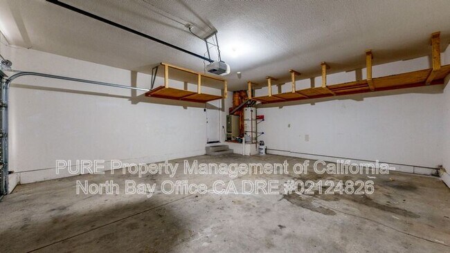 Building Photo - 5075 Charmian Dr