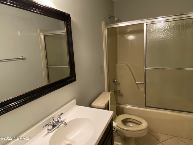 Building Photo - 285 Lake Forest Dr
