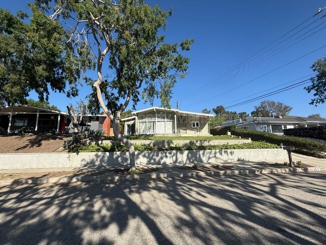 Building Photo - 3677 Willowick Dr