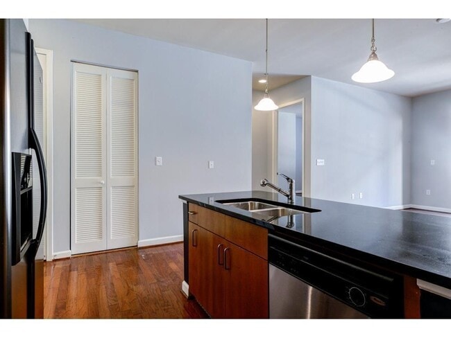 Building Photo - 711 Cosmopolitan Dr NE