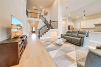 Building Photo - 707 Gatecrest Dr