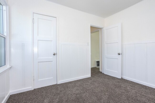 Building Photo - 312 S Myrtle St