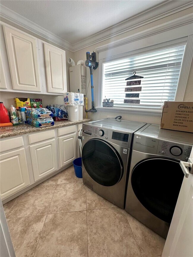 Building Photo - 1516 Aqueduct Ln