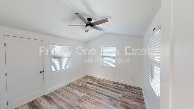 Building Photo - 3840 Alameda Way