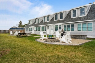 Building Photo - Sea Village