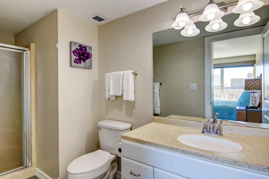 Building Photo - 14810 Windward Dr